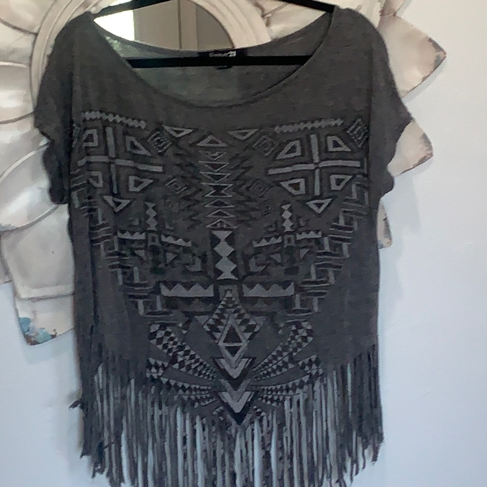 👚 3/$18 Dark gray fringe short sleeve shirt